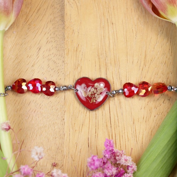 Close to the Heart - Valentine's Day Collection. Heart bracelet with wildflowers