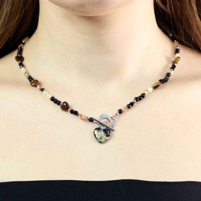 Blisko Serca - Kolekcja Walentynkowa. Naszyjnik serce z polnymi kwiatami