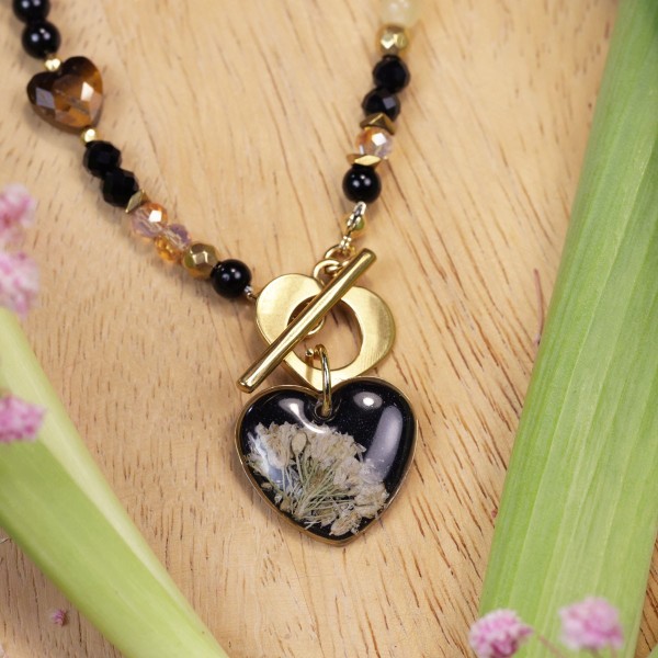 Close to the Heart - Valentine's Day Collection. Heart necklace with wildflowers