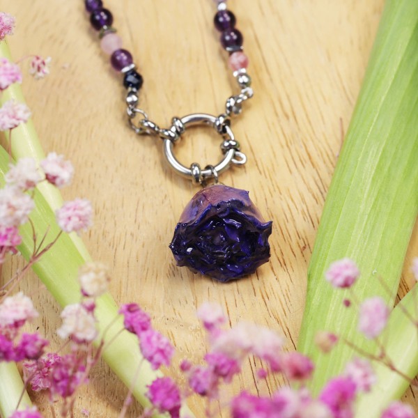 Close to the Heart - Valentine's Day Collection. Necklace with rosebud