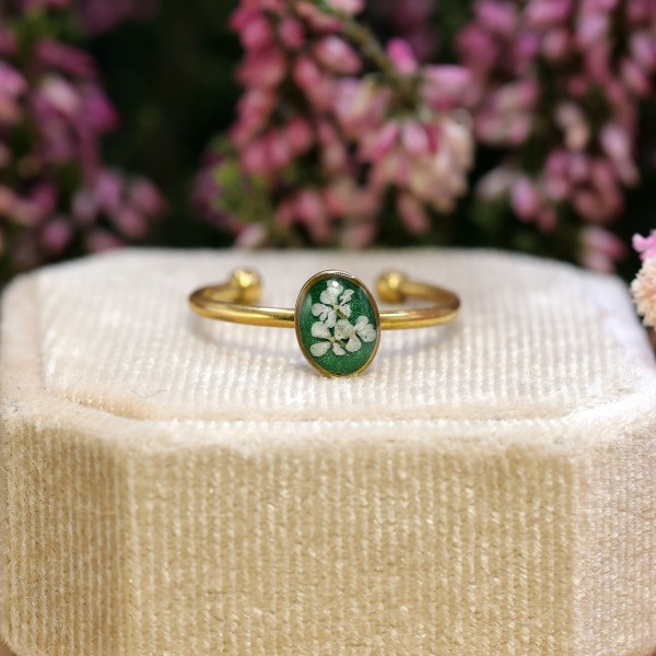 Wild carrot flower ring