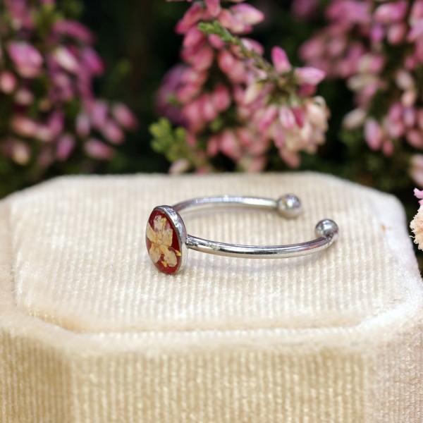 Classic ring with elderberry flower