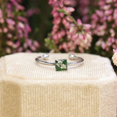 Wild carrot flower ring