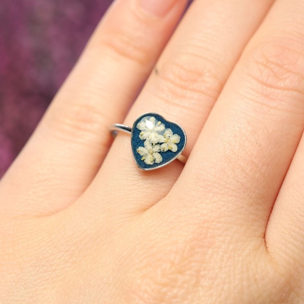 Heart ring with elderberry flower
