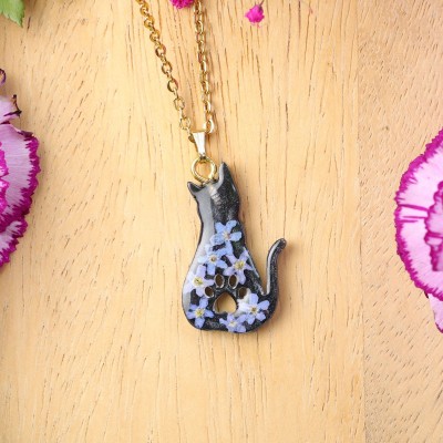 Necklace with a cat and forget-me-nots