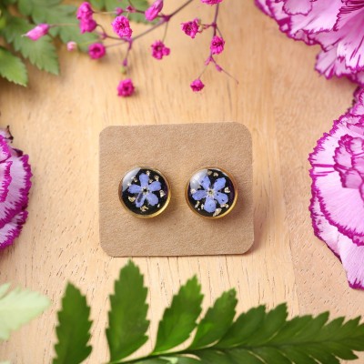 Stud earrings with forget-me-not