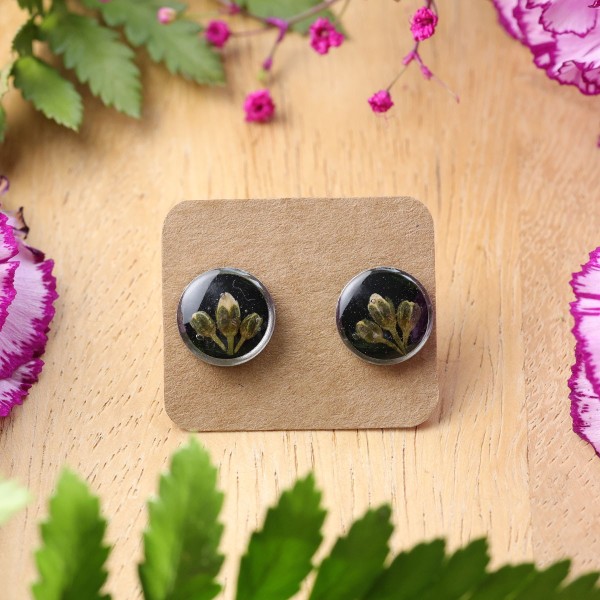 Stud earrings with wildflowers