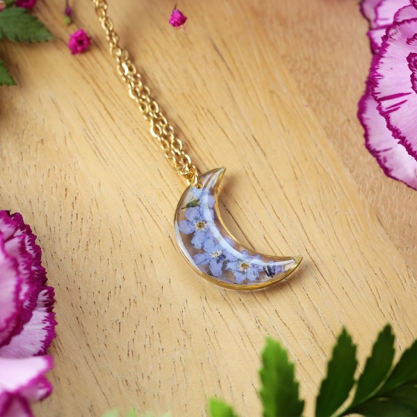 Classic moon necklace with forget-me-nots