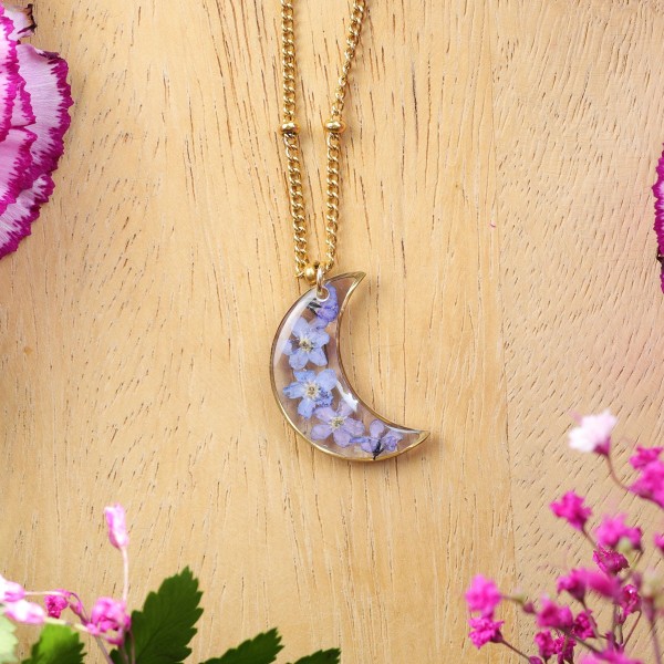 Classic moon necklace with forget-me-nots