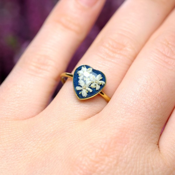 Heart ring with elderberry flower
