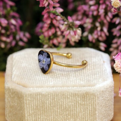 Heart ring with forget-me-not