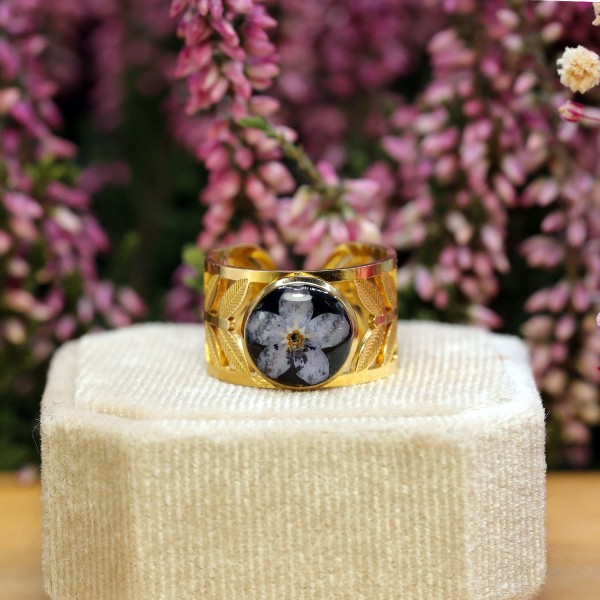 Ornamental ring with forget-me-not