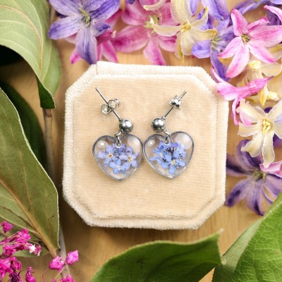Classic heart earrings with forget-me-nots