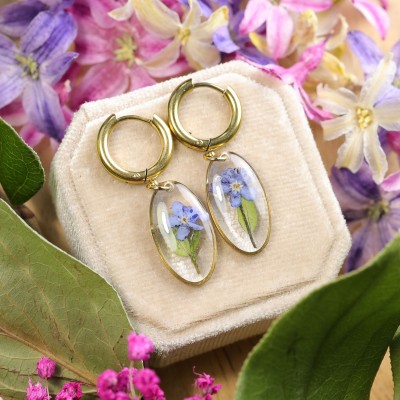 Classic earrings with forget-me-nots