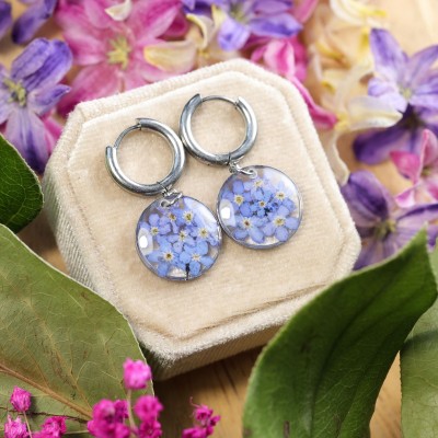 Classic earrings with forget-me-nots