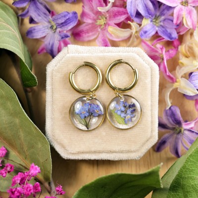 Classic earrings with forget-me-nots