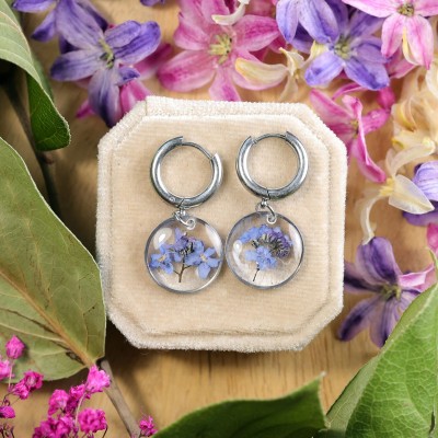 Classic earrings with forget-me-nots