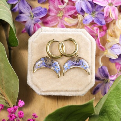 Classic lunula earrings with forget-me-nots