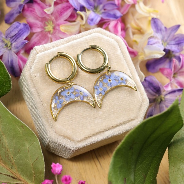 Classic lunula earrings with forget-me-nots