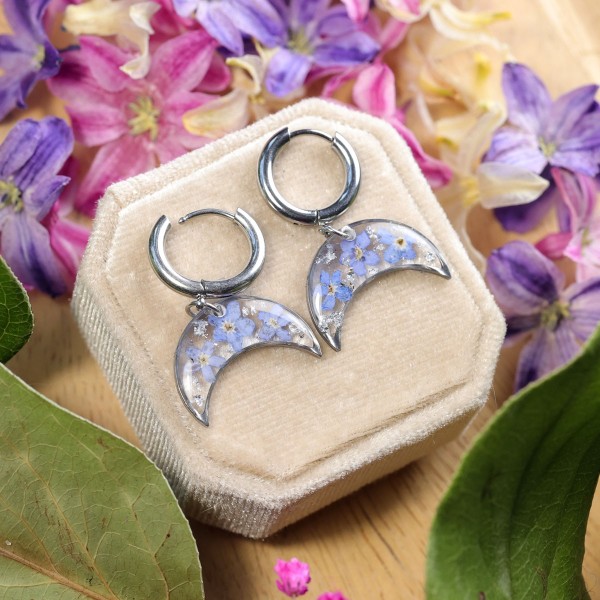 Classic lunula earrings with forget-me-nots