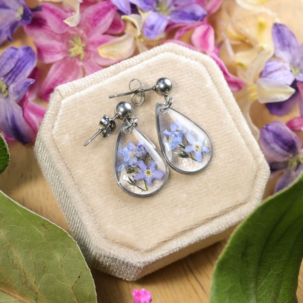 Classic earrings with forget-me-nots
