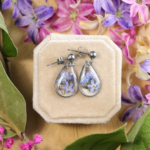 Classic earrings with forget-me-nots