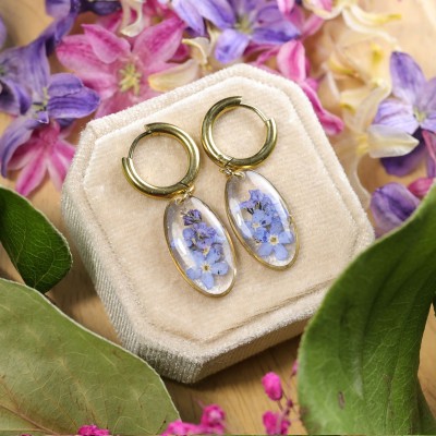 Classic earrings with forget-me-nots