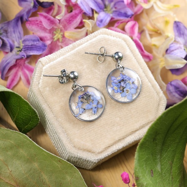 Classic earrings with forget-me-nots