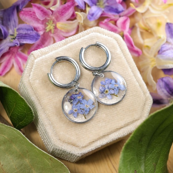 Classic earrings with forget-me-nots
