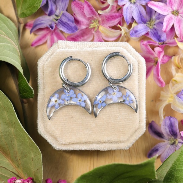 Classic lunula earrings with forget-me-nots