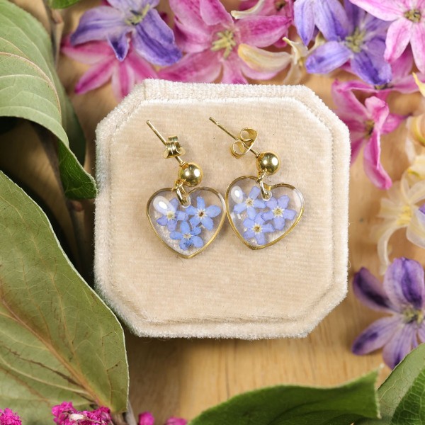 Classic heart earrings with forget-me-nots