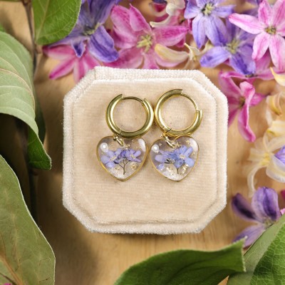 Classic heart earrings with forget-me-nots