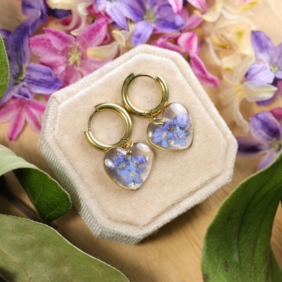 Classic heart earrings with forget-me-nots
