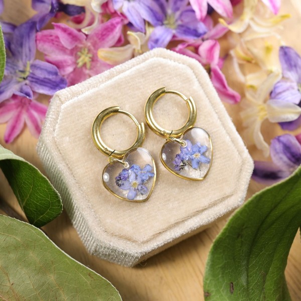Classic heart earrings with forget-me-nots