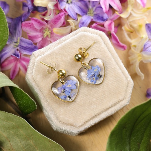 Classic heart earrings with forget-me-nots