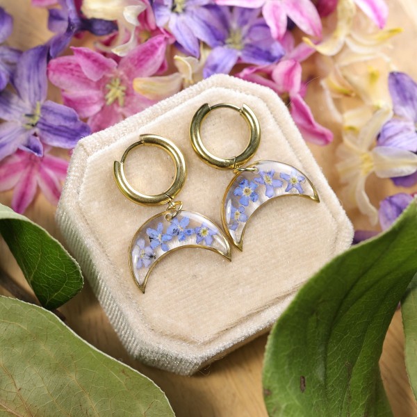 Classic lunula earrings with forget-me-nots