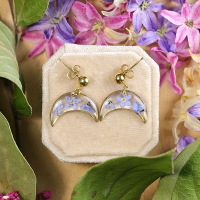 Classic lunula earrings with forget-me-nots