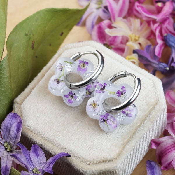 Flower earrings with alyssum flowers