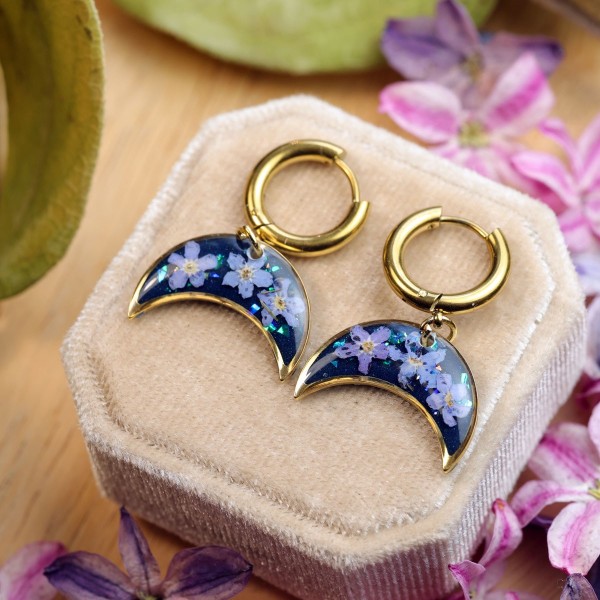 Classic lunula earrings with forget-me-nots