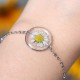 Classic daisy bracelet