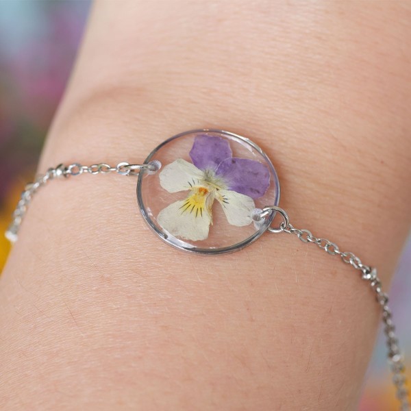 Classic pansy bracelet