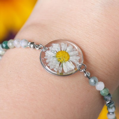 Daisy flower bracelet