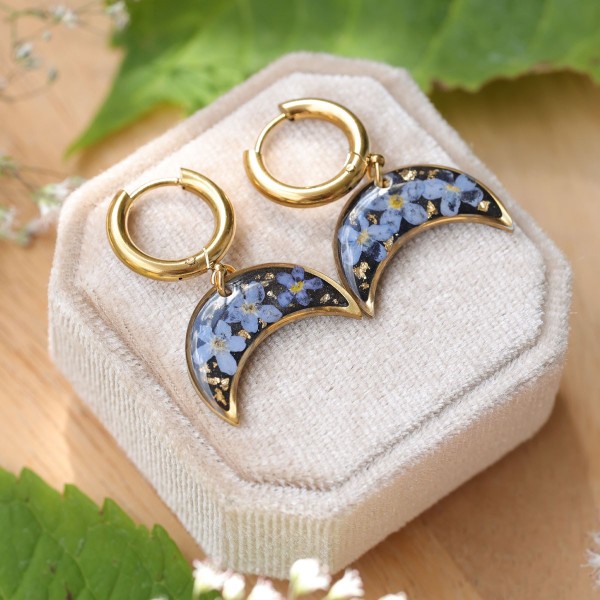 Classic lunula earrings with forget-me-nots