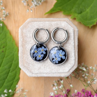 Classic earrings with forget-me-not