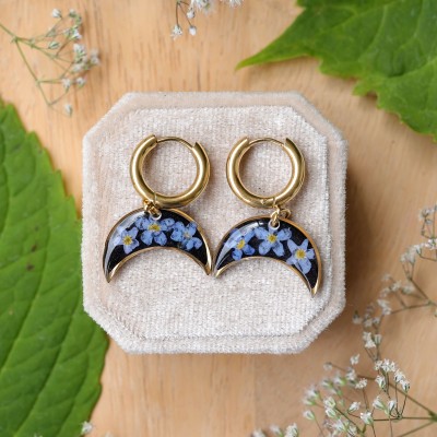 Classic lunula earrings with forget-me-nots