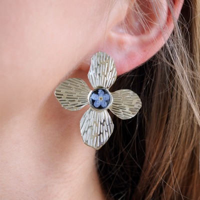 Decorative flower earrings with forget-me-nots