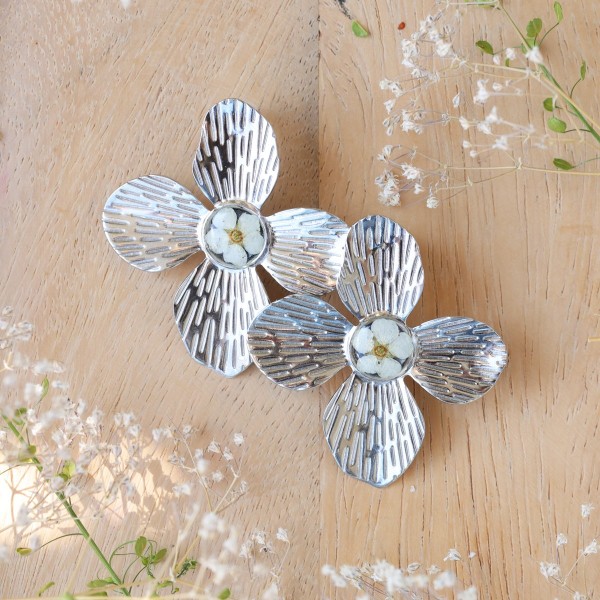 Decorative flower earrings with spirea