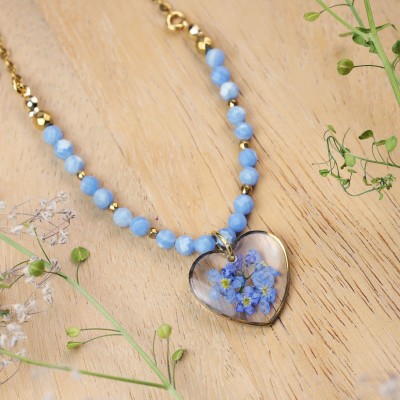 Heart necklace with forget-me-not