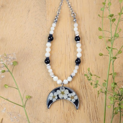 Lunula necklace with spirea