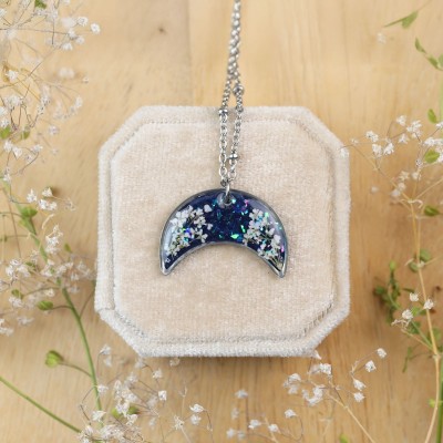 Classic lunula necklace with wild carrot flower